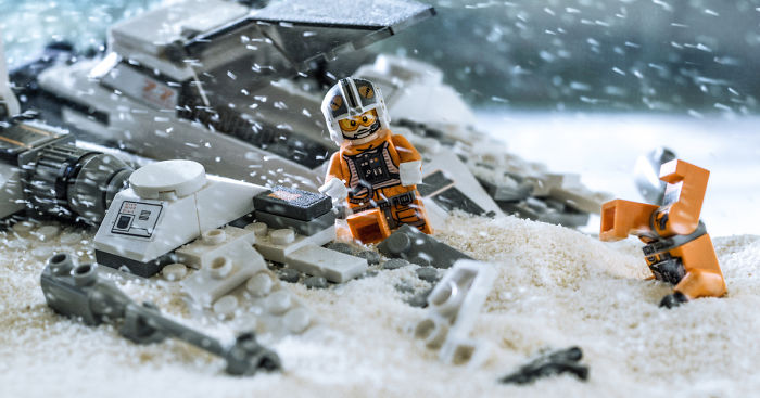 I Recreate Star Wars Scenes With Legos