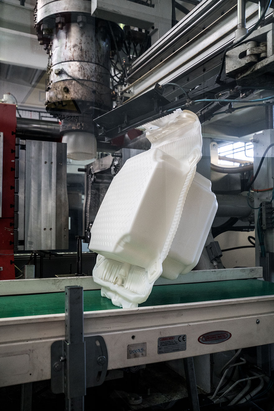 floating-piers-christo-jeanne-claude-italy-16