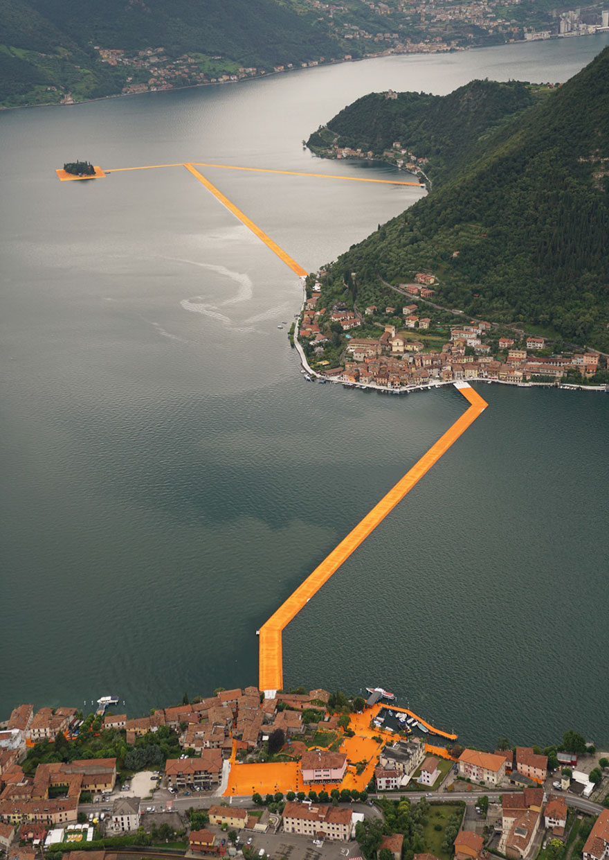 floating-piers-open-christo-jeanne-claude-italy-6 floating-piers-open-christo-jeanne-claude-italy-6