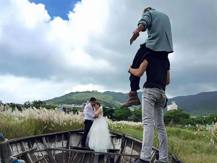 Funny Wedding Photographer