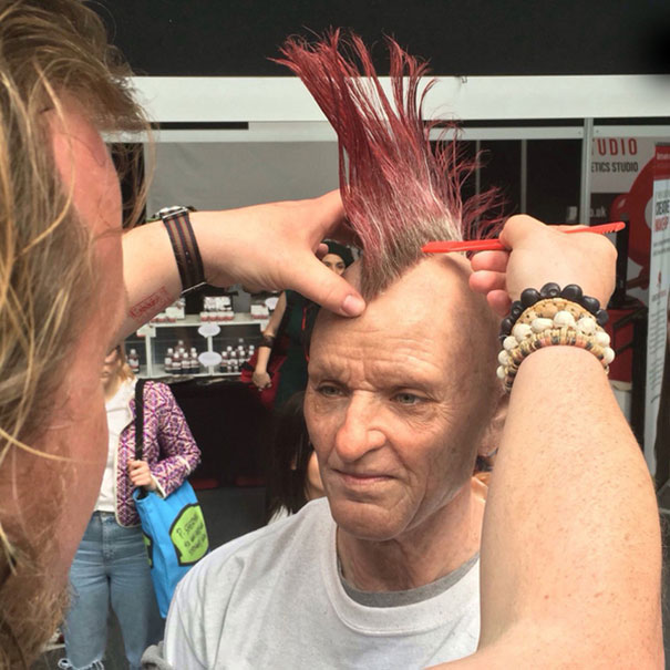 girl-makeup-transformation-into-old-punk-9 girl-makeup-transformation-into-old-punk-9