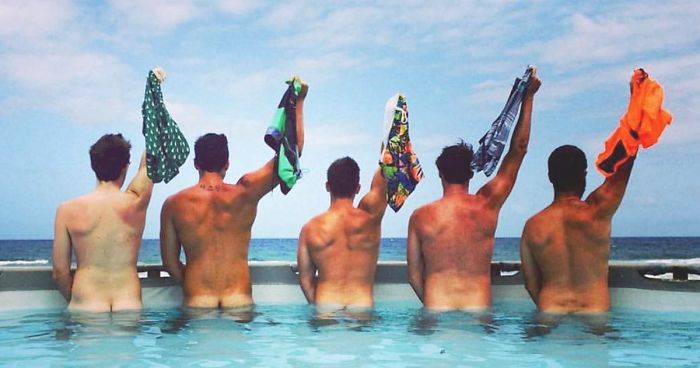 Guys Hilariously Recreating Girls Instagram Photos