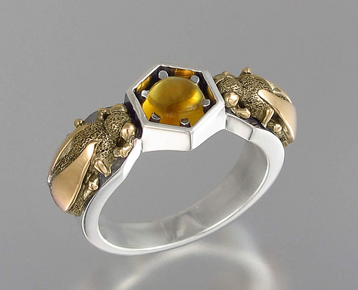 honeycomb-jewelry-bee-winged-lion-14