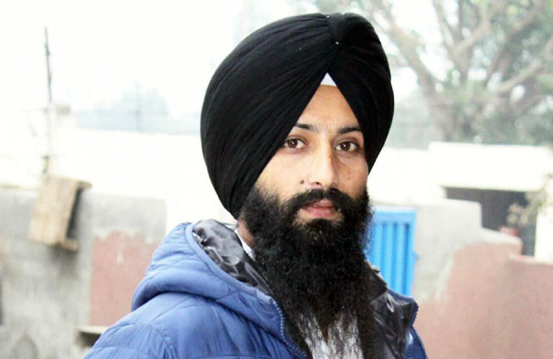 sikh-man-removes-turban-save-drowning-dog-5