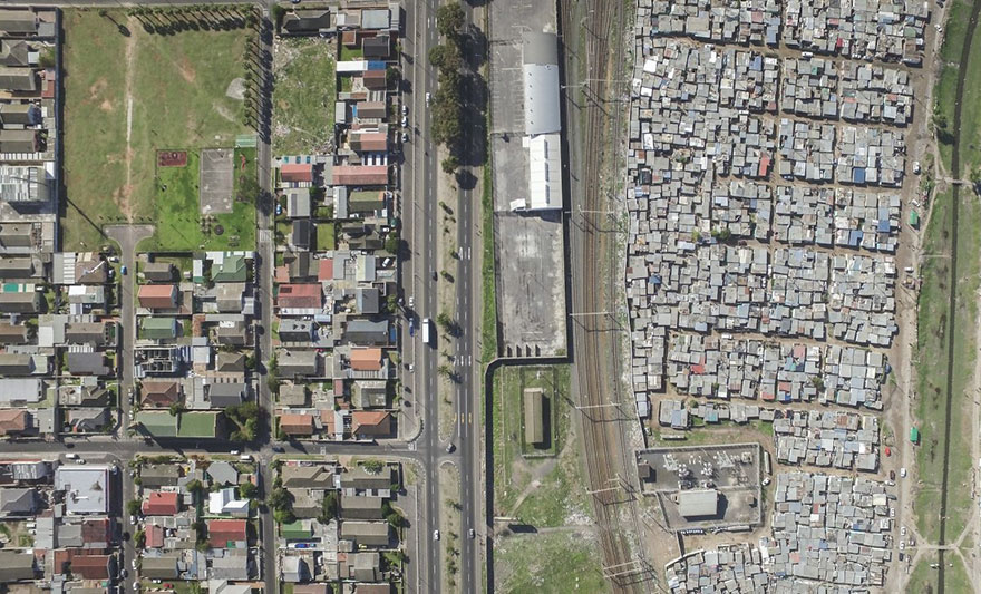 unequal-scenes-drone-photography-inequality-south-africa-johnny-miller-17