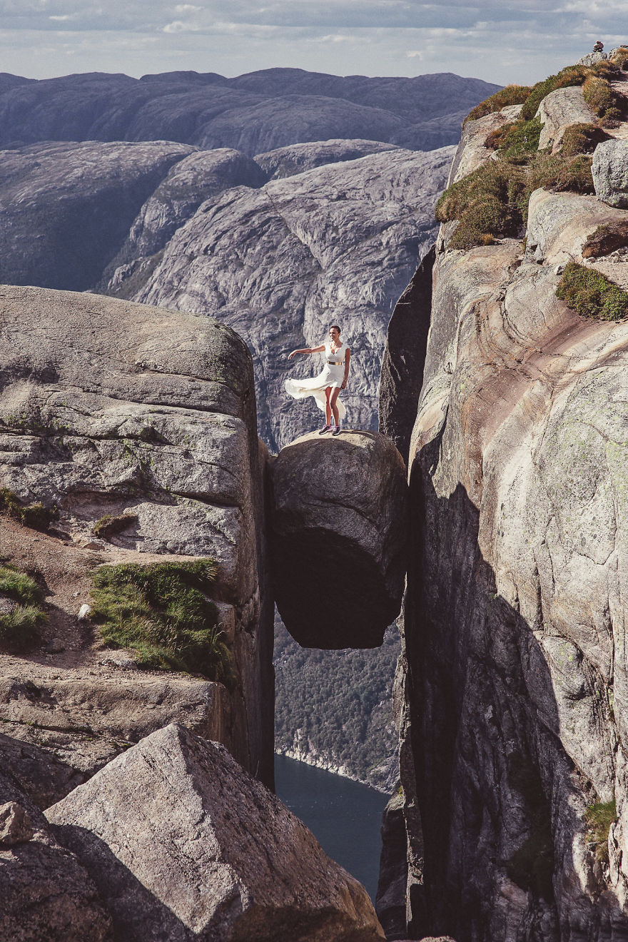 I Captured Couples Photoshoot On The Kjerag Rock, Norway I Captured Couples Photoshoot On The Kjerag Rock, Norway