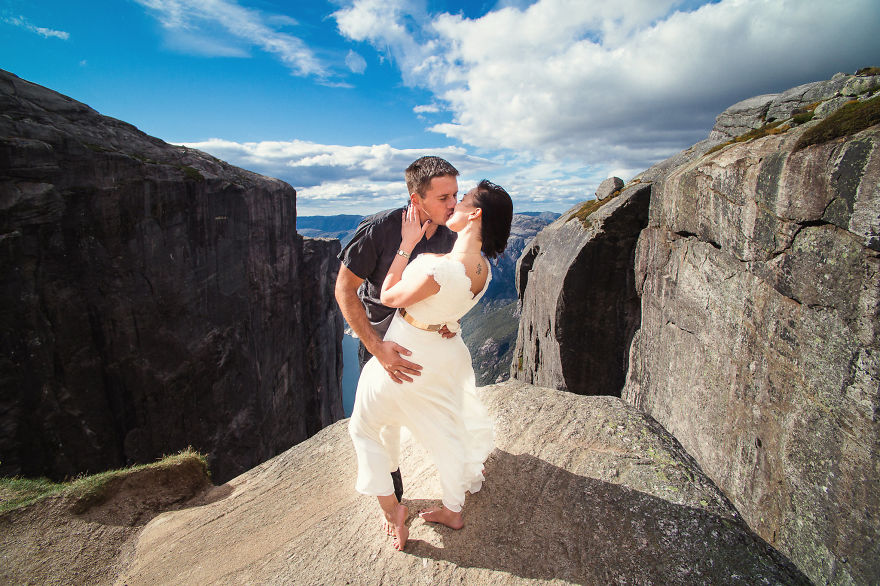 I Captured Couples Photoshoot On The Kjerag Rock, Norway I Captured Couples Photoshoot On The Kjerag Rock, Norway
