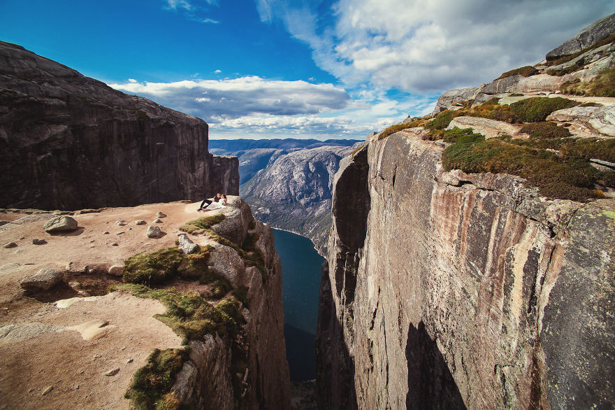I Captured Couples Photoshoot On The Kjerag Rock, Norway I Captured Couples Photoshoot On The Kjerag Rock, Norway