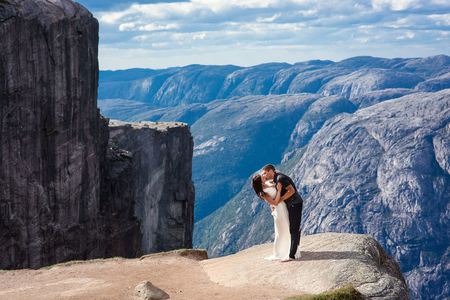 I Captured Couples Photoshoot On The Kjerag Rock, Norway I Captured Couples Photoshoot On The Kjerag Rock, Norway