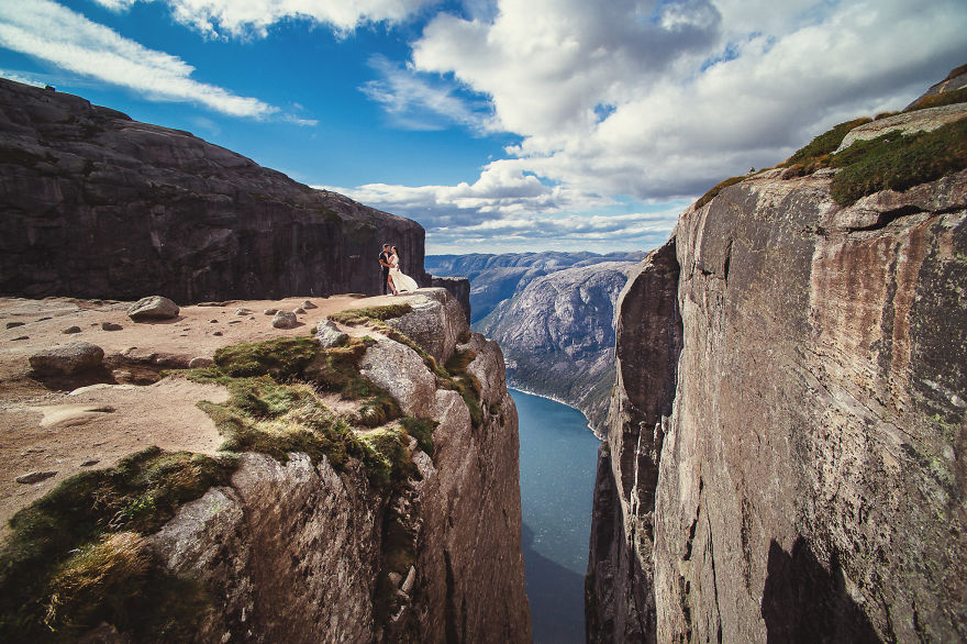 I Captured Couples Photoshoot On The Kjerag Rock, Norway I Captured Couples Photoshoot On The Kjerag Rock, Norway