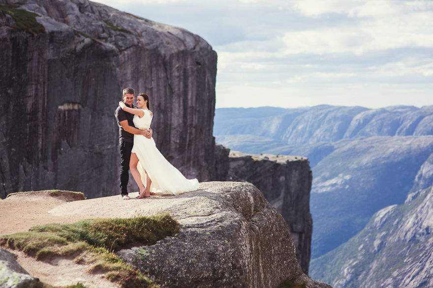 I Captured Couples Photoshoot On The Kjerag Rock, Norway I Captured Couples Photoshoot On The Kjerag Rock, Norway