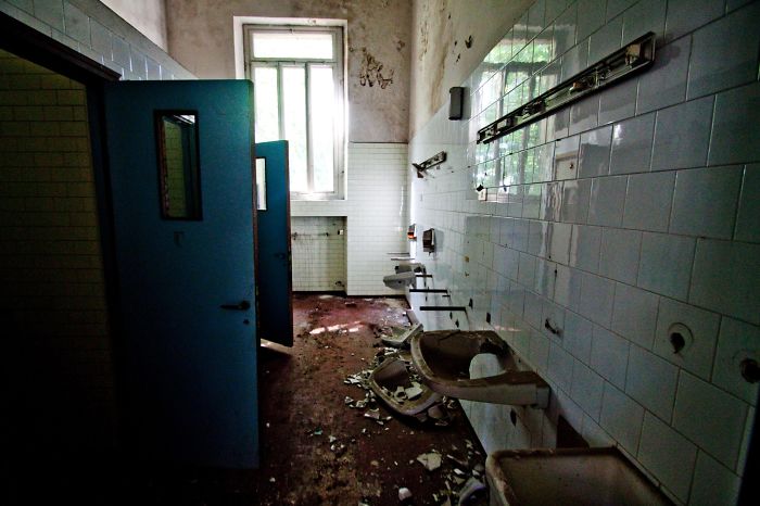 I Photographed Abandoned Mombello Psychiatric Hospital Near Milan