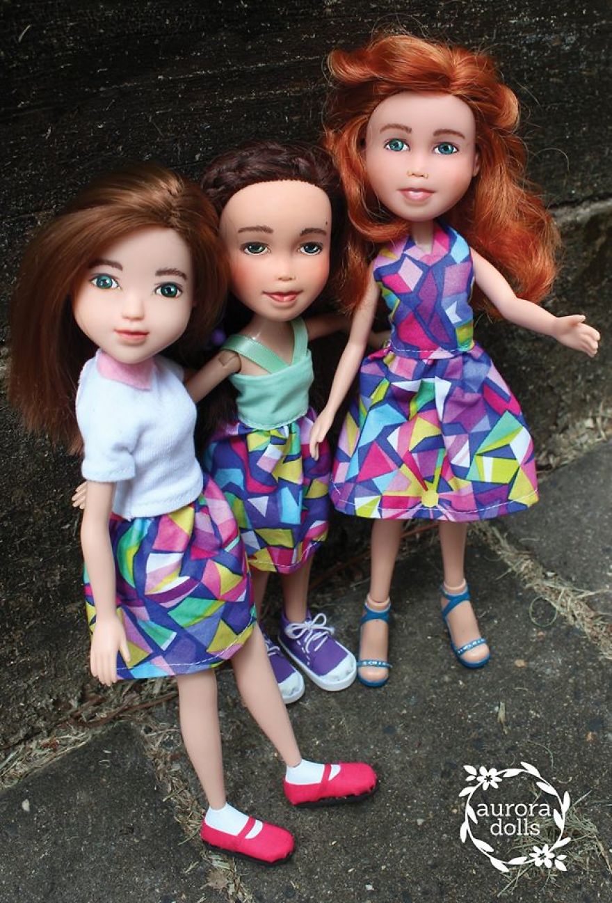 I Re-Paint Faces Of Bratz Dolls To Promote Positive Body Image In Children I Re-Paint Faces Of Bratz Dolls To Promote Positive Body Image In Children