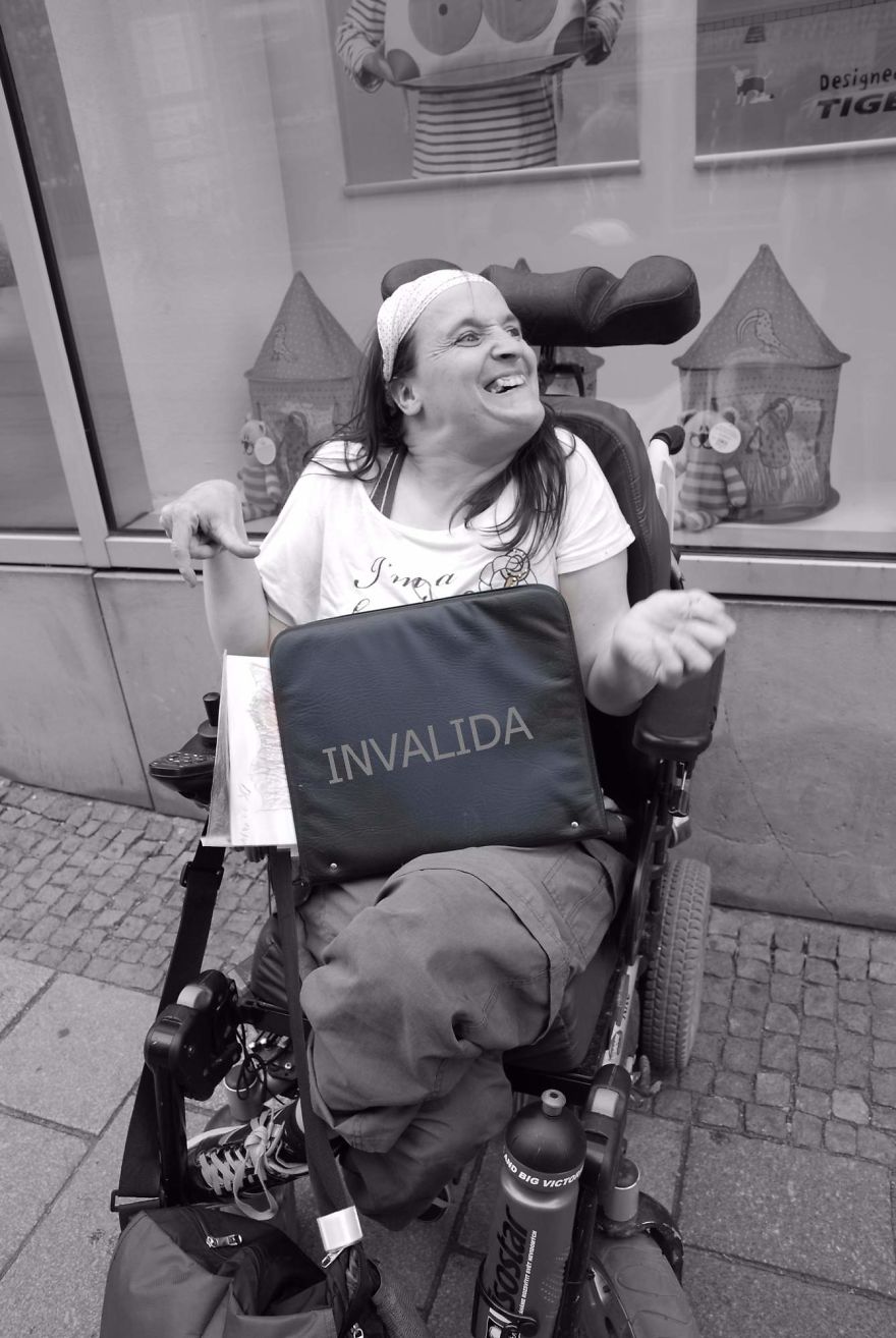 I Recorded The Black & White World Of Homeless People