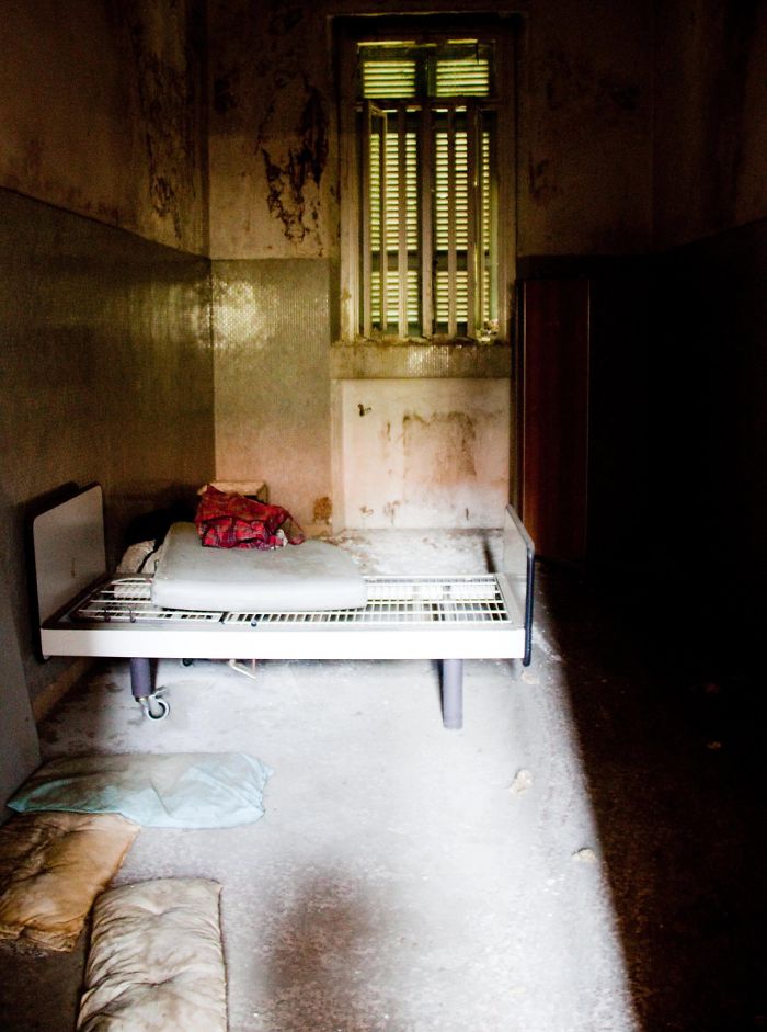 I Photographed Abandoned Mombello Psychiatric Hospital Near Milan