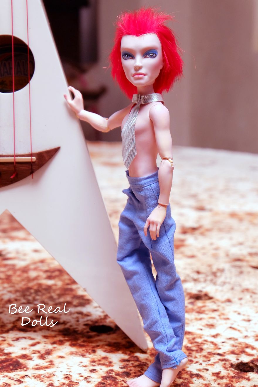 I Paint Second Hand Dolls To Look Like Famous People Who Have Recently Passed Away