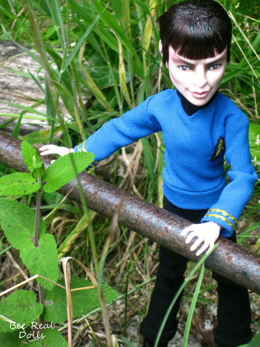 I Paint Second Hand Dolls To Look Like Famous People Who Have Recently Passed Away