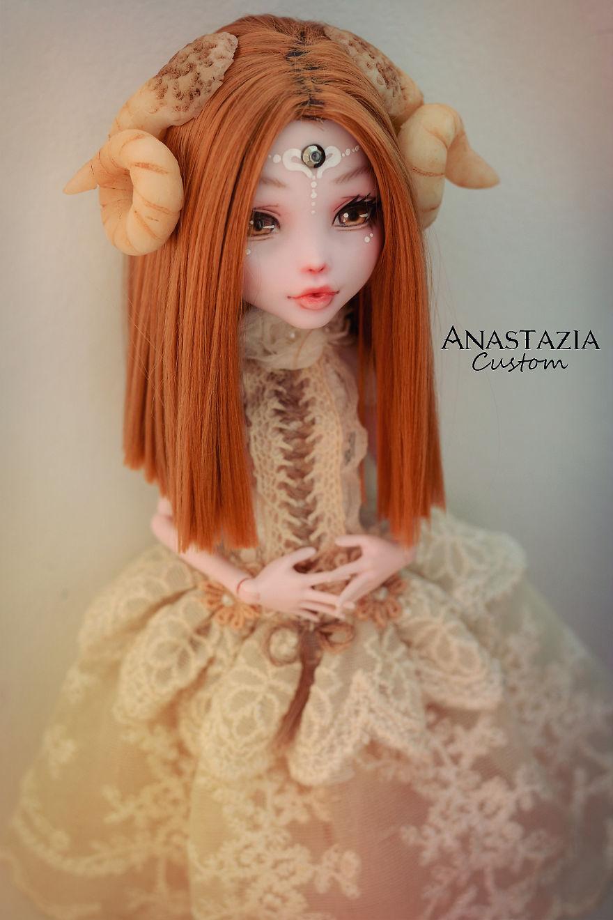 I Repainted And Customized Monster High Dolls