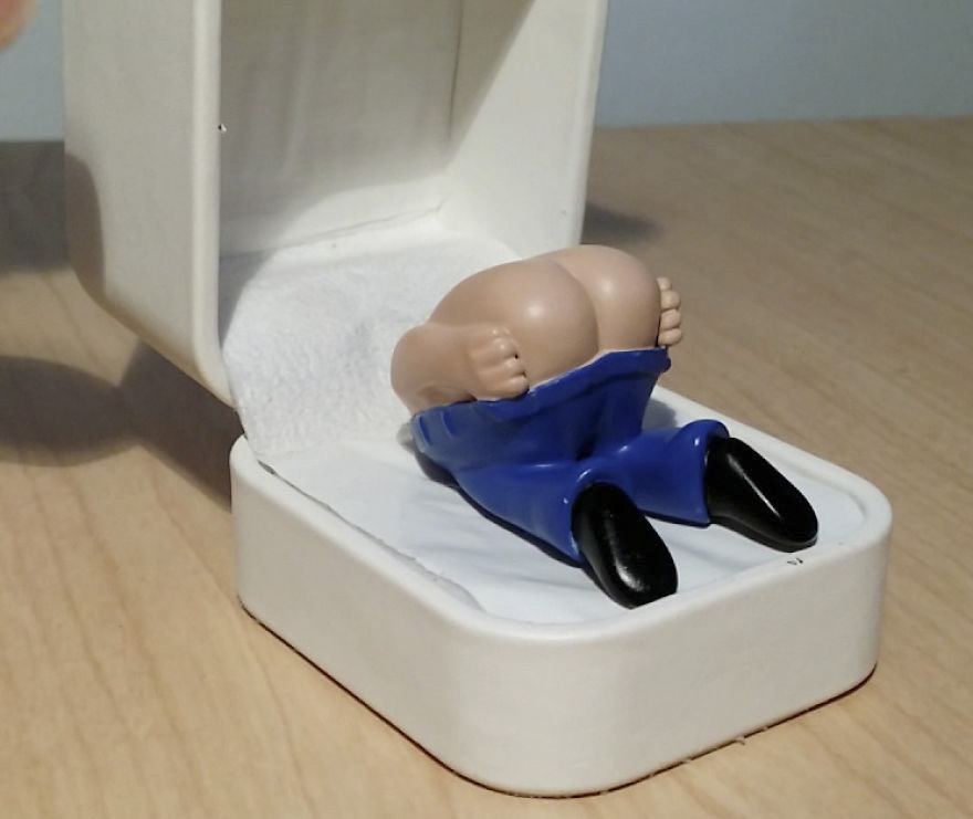 I Replaced The Engagement Ring With A Tiny Butt That Farts When The Box Is Opened