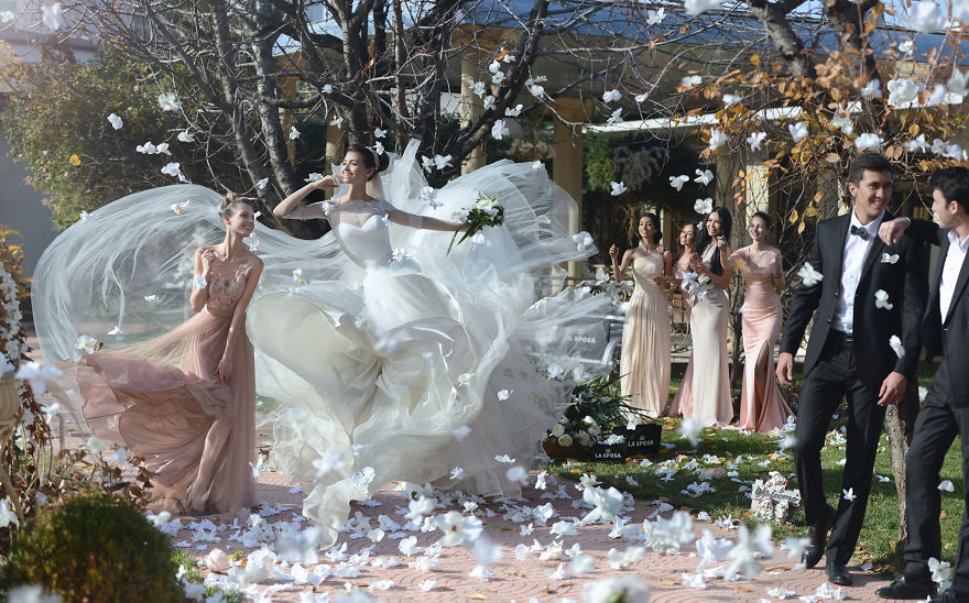 Levitation: I Combine Chaos And Elegance In My Gravity-defying Pictures Levitation: I Combine Chaos And Elegance In My Gravity-defying Pictures