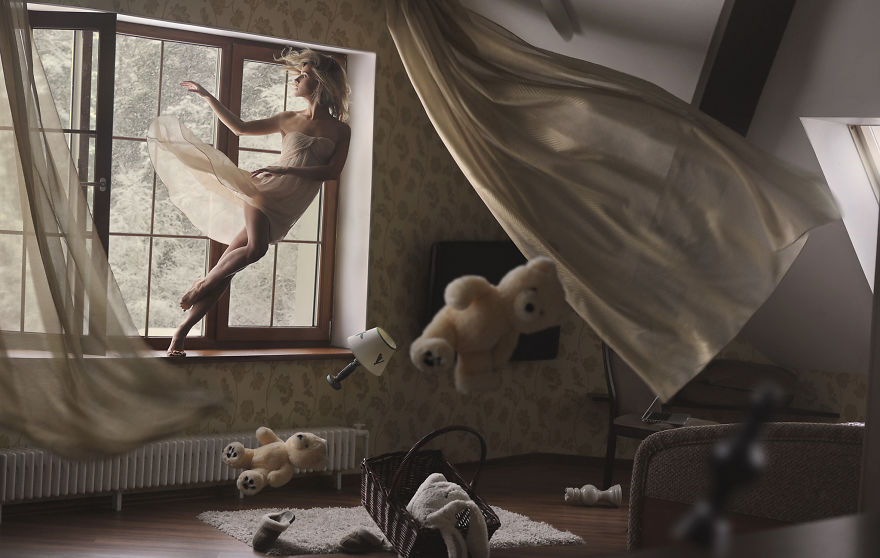 Levitation: I Combine Chaos And Elegance In My Gravity-defying Pictures Levitation: I Combine Chaos And Elegance In My Gravity-defying Pictures