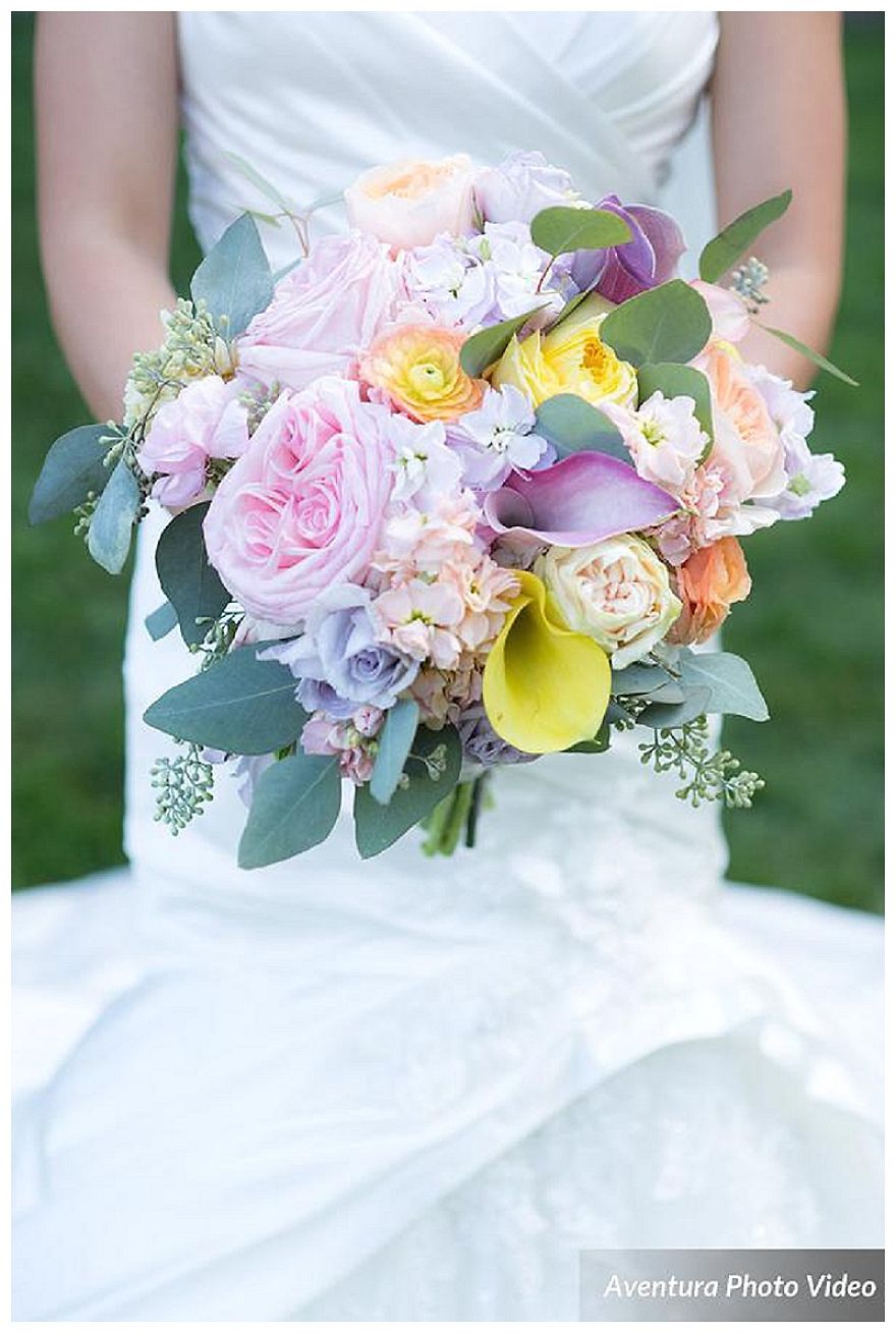 More Than 1000 Weddings, And Here Are Some Of The Best Bouquets We've Created!