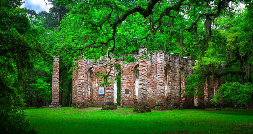Life After People: I Photographed The Old Sheldon Church