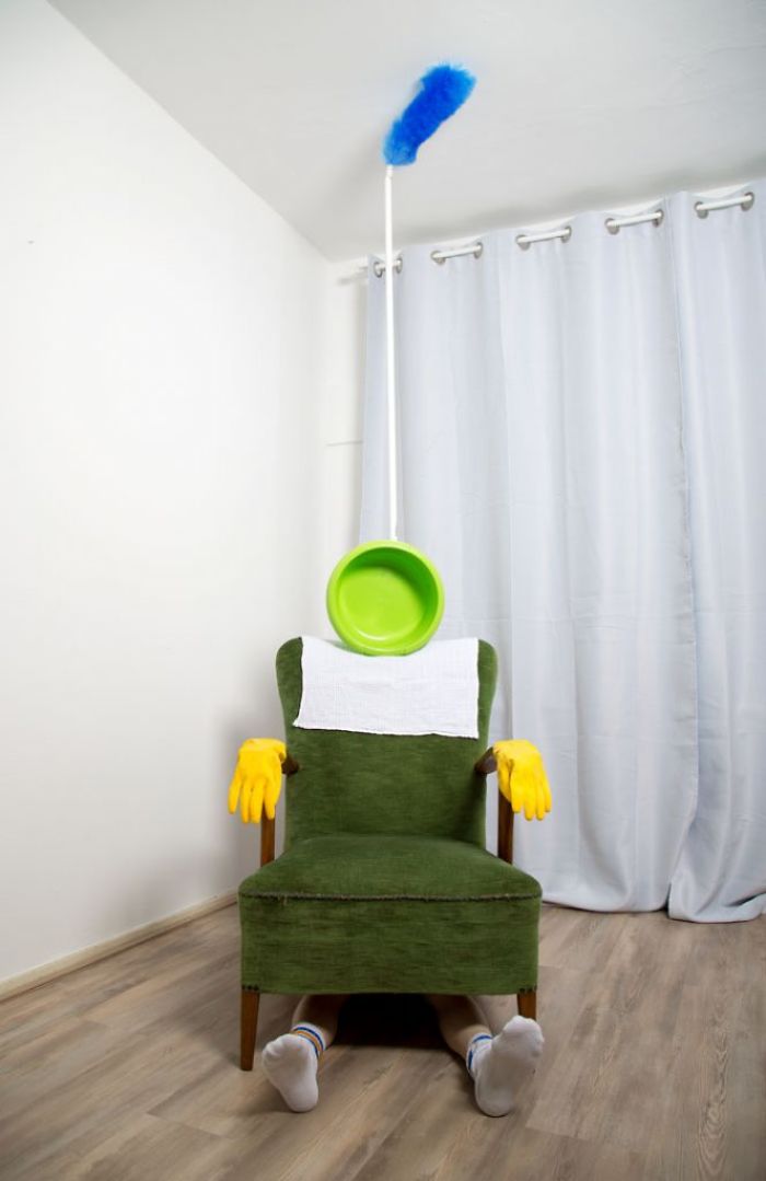 Pillars Of Home: I Balance Household Objects Into Floor-To-Ceiling Sculptures Pillars Of Home: I Balance Household Objects Into Floor-To-Ceiling Sculptures