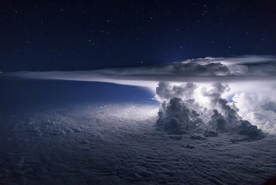 Pilot Flies Above The Thunderstorm To Get A Perfect Shot Of It At 37,000 Feet