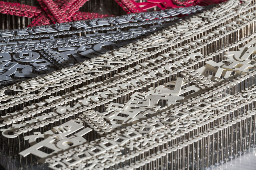 The Beauty Of Invisibility: I Use 1000s Of Pins To Create Art