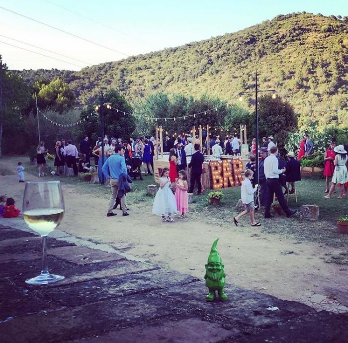 This Cheerful Gnome Is Travelling The World And He'll Make You Want To Travel Too