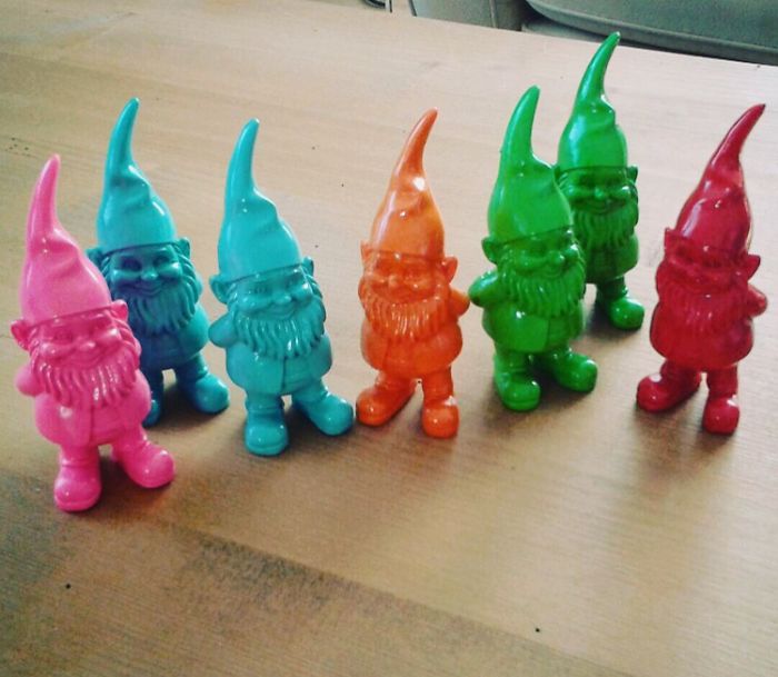 This Cheerful Gnome Is Travelling The World And He'll Make You Want To Travel Too