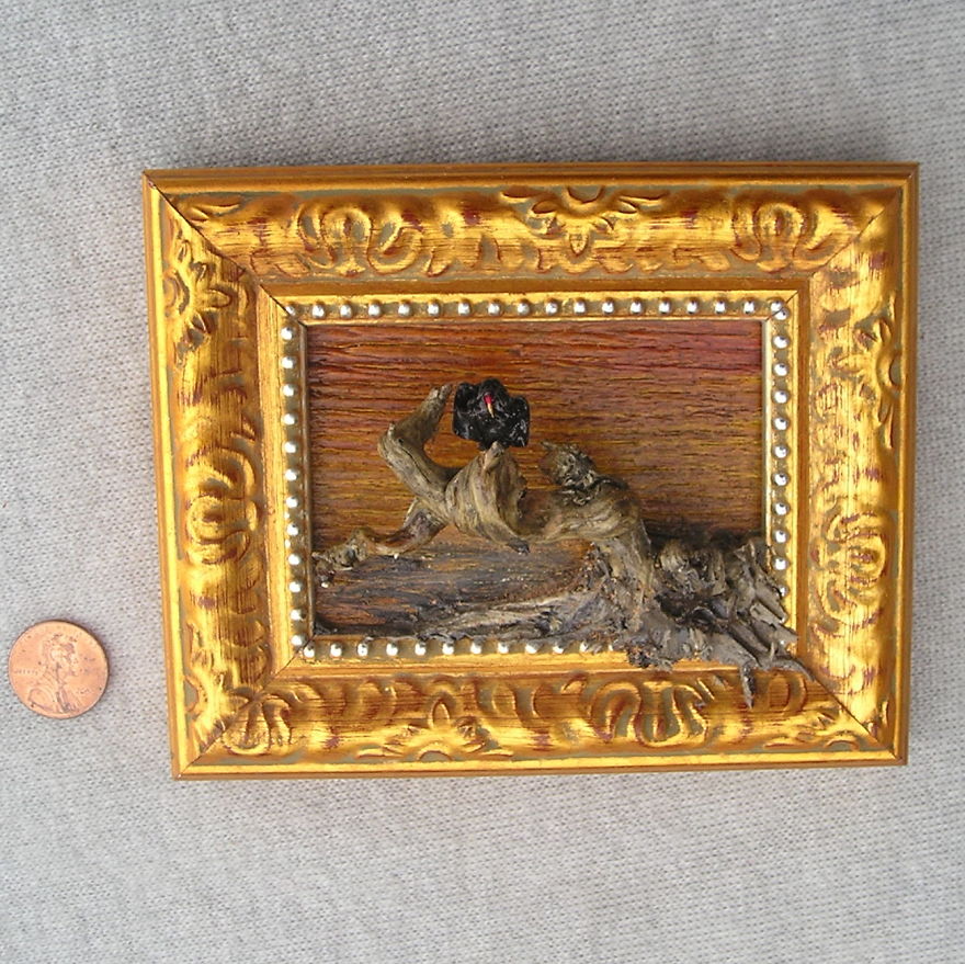 Vulture Sculptures Created By Using Personally Scavenged Natural Matter