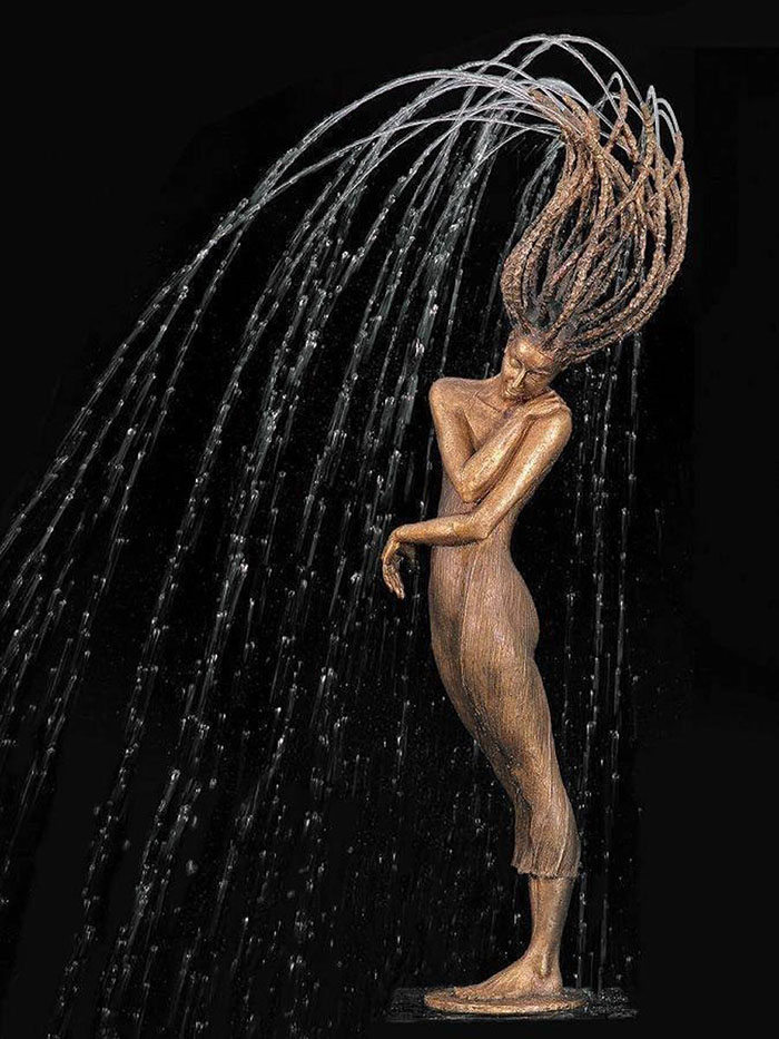 Polish Sculptor Makes Water Complete Her Bronze Fountain Sculptures Polish Sculptor Makes Water Complete Her Bronze Fountain Sculptures