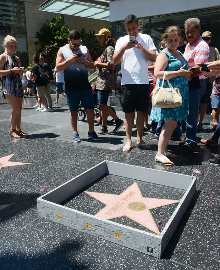 donald-trump-wall-hollywood-walk-of-fame-star-plastic-jesus-5