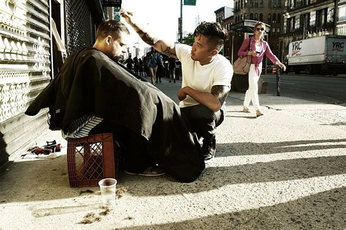 Every Sunday, This New York Hair Stylist Gives Free Haircuts To The Homeless