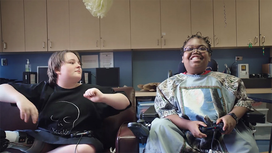 fashionable-hospital-gowns-starlight-children-foundation-canada-32