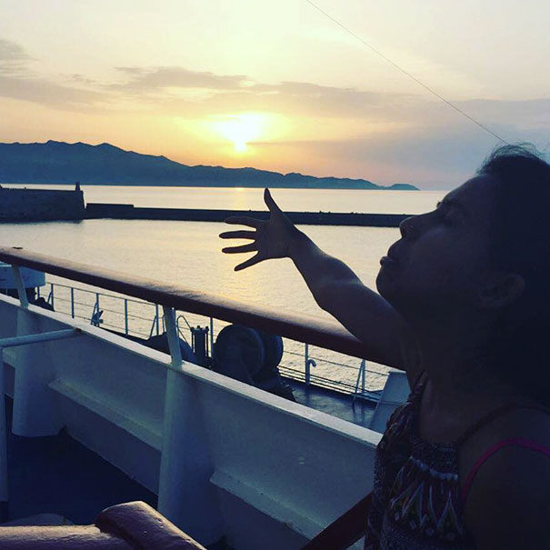 funny-honeymoon-photography-without-husband-huma-mobin-13 funny-honeymoon-photography-without-husband-huma-mobin-13