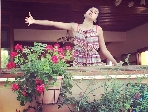 funny-honeymoon-photography-without-husband-huma-mobin-24 funny-honeymoon-photography-without-husband-huma-mobin-24