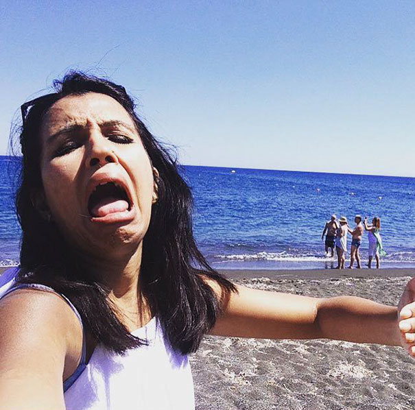 funny-honeymoon-photography-without-husband-huma-mobin-34 funny-honeymoon-photography-without-husband-huma-mobin-34