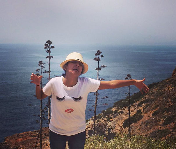 funny-honeymoon-photography-without-husband-huma-mobin-7 funny-honeymoon-photography-without-husband-huma-mobin-7