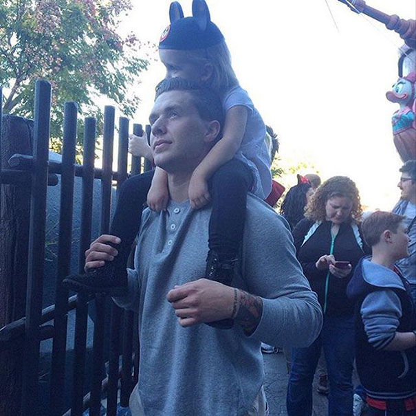 The Hottest Dads At Disneyland