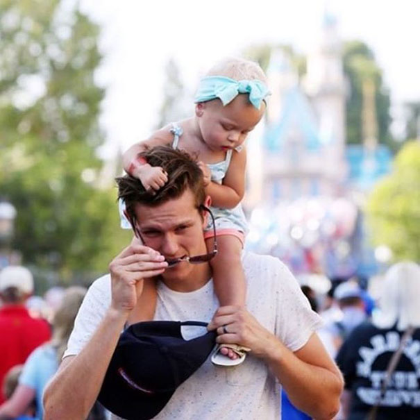 The Hottest Dads At Disneyland