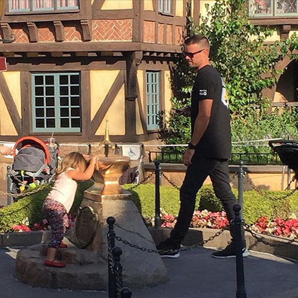 The Hottest Dads At Disneyland