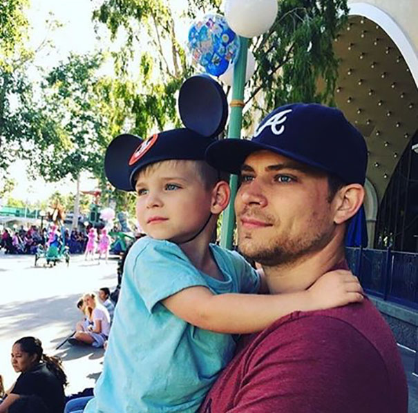 The Hottest Dads At Disneyland