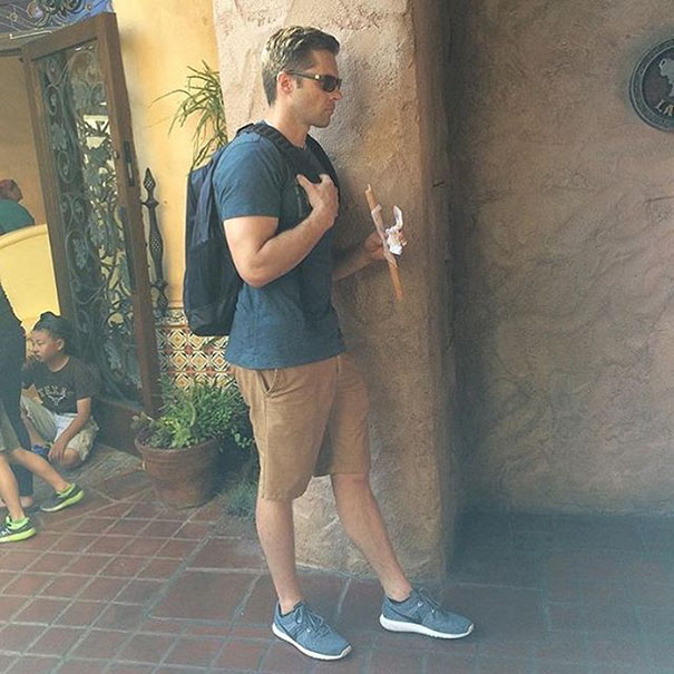 The Hottest Dads At Disneyland
