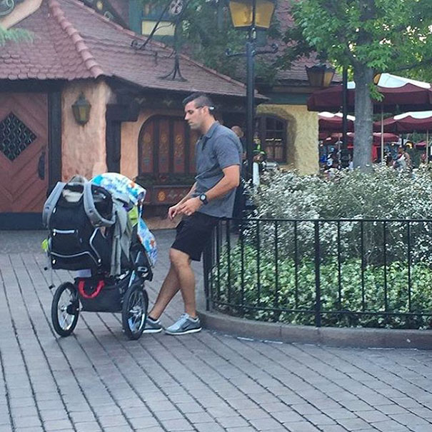 The Hottest Dads At Disneyland