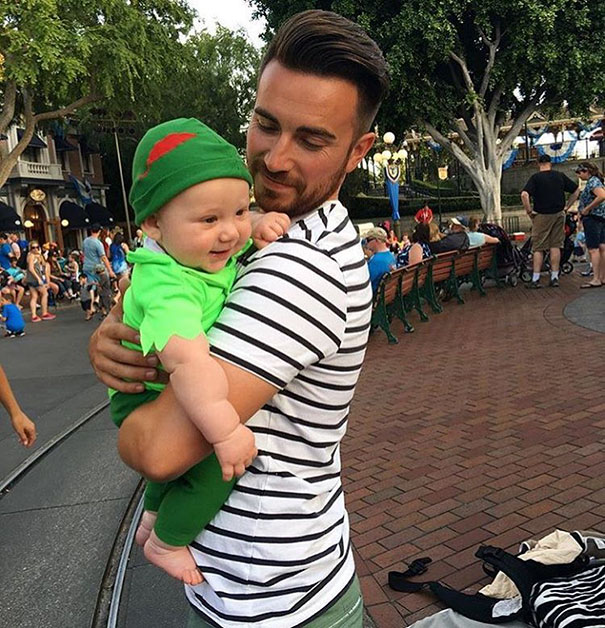 The Hottest Dads At Disneyland
