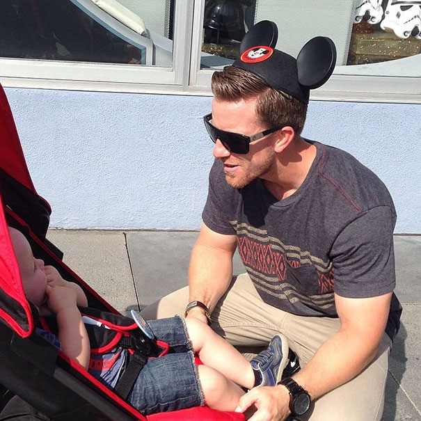 The Hottest Dads At Disneyland