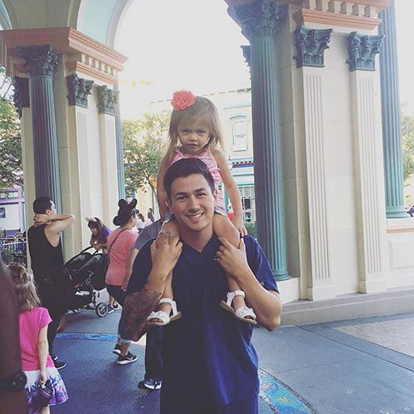 The Hottest Dads At Disneyland